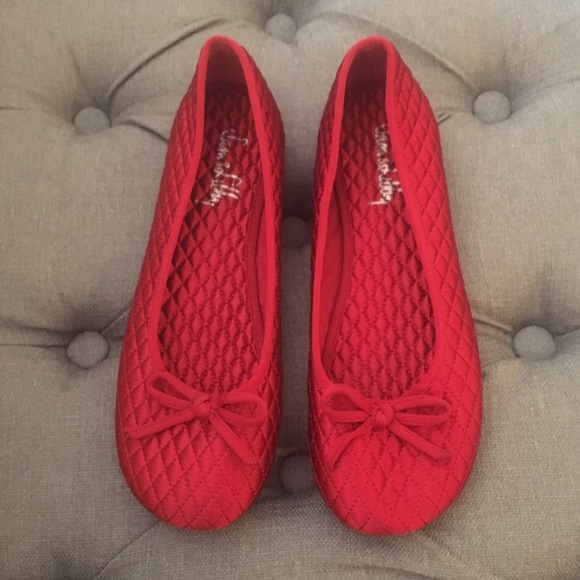 Flats - Picture 1 of 3